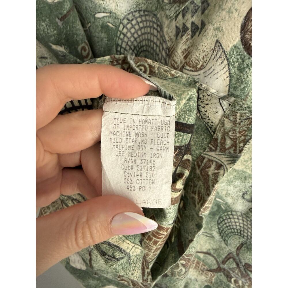 Hilo Hattie Hawaiian Shirt XL Made in Hawaii Fish Ocean Print Cotton Blend Aloha - Picture 3 of 5